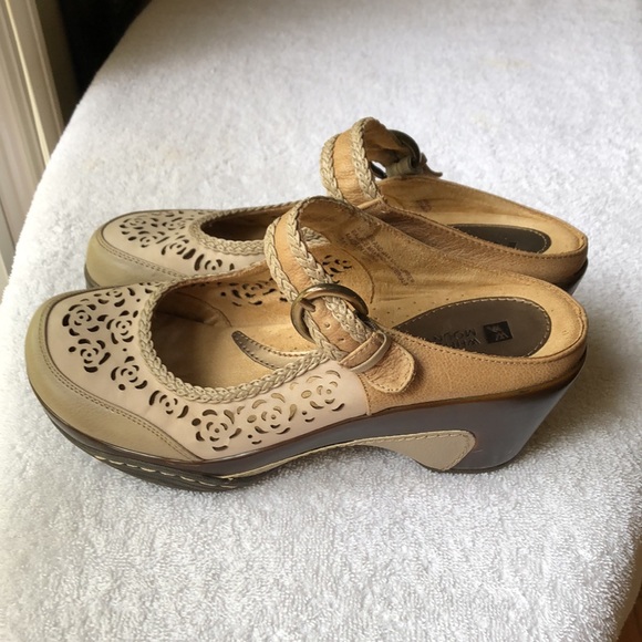 White Mountain leather Mary Jane style clogs - Picture 4 of 12